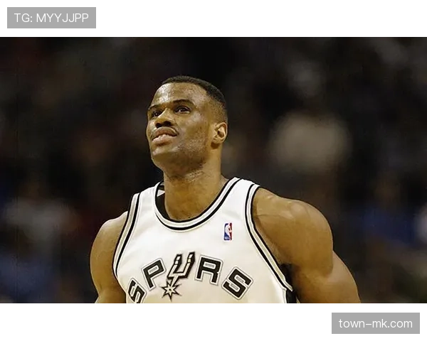 大卫·罗宾逊背身单打效率提升显著主导球队内线防守