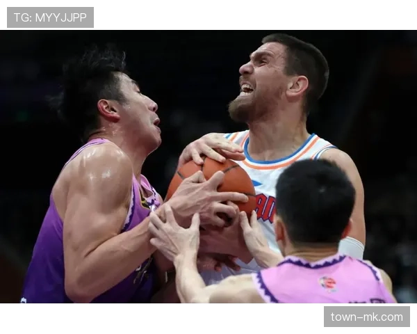 尤因挡拆核心作用显著 拉开内线保护与得分空间差异明显