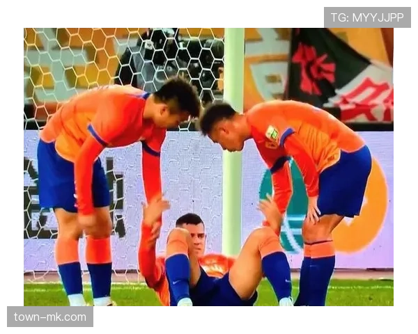 裁判尺度与判罚界限：犯规、手球与VAR的适用原则