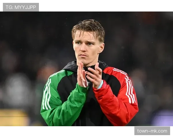 接管中场厄德高直塞撕开对方中卫本赛季回撤更胜此前